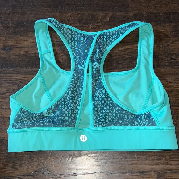 Lululemon sports bra size 8 - Picture 3 of 5